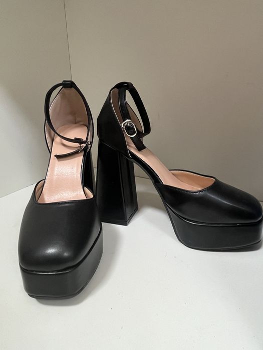 Продам новые туфли