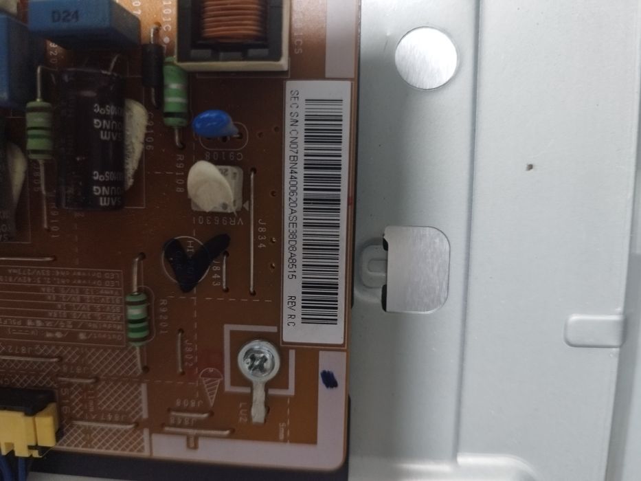 Dezmembrez Samsung ue32f6100aw