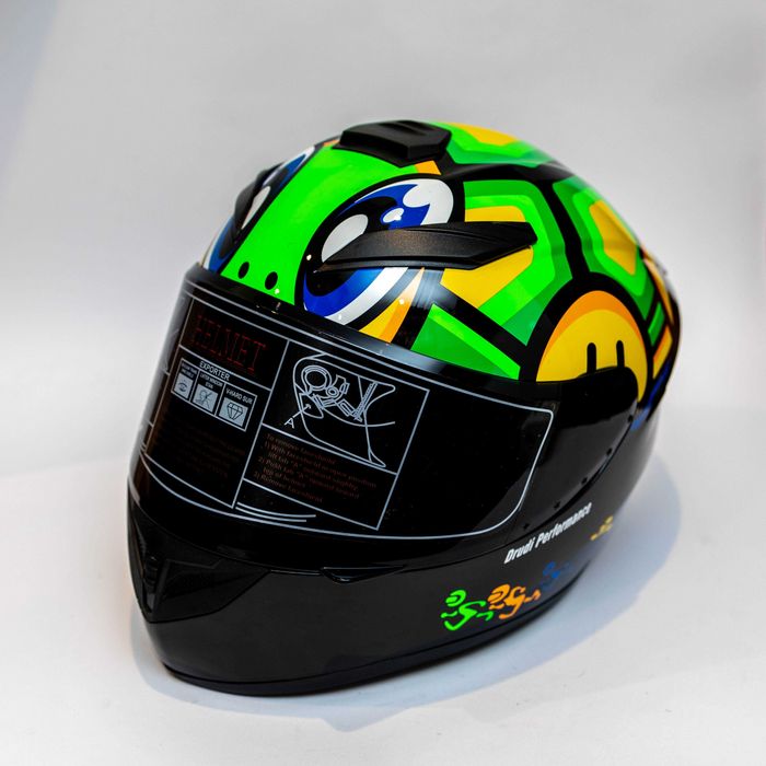 Каска за мотор пистов , скутер , ел. тротинетка др. ( Размер L 55-56 )