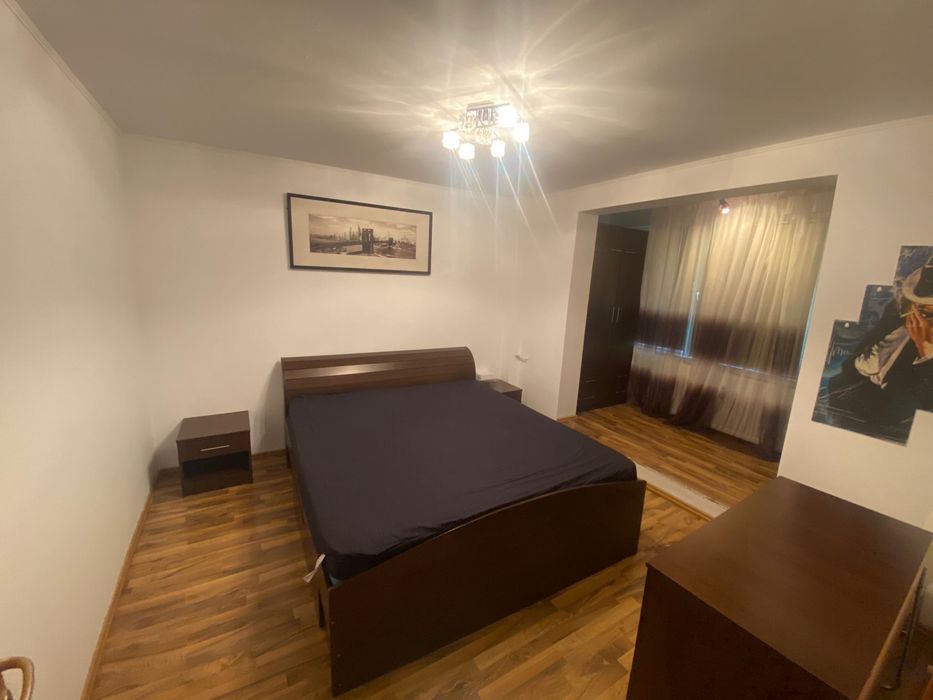Apartament 4 camere zona 1 Decembrie -strada Fetesti