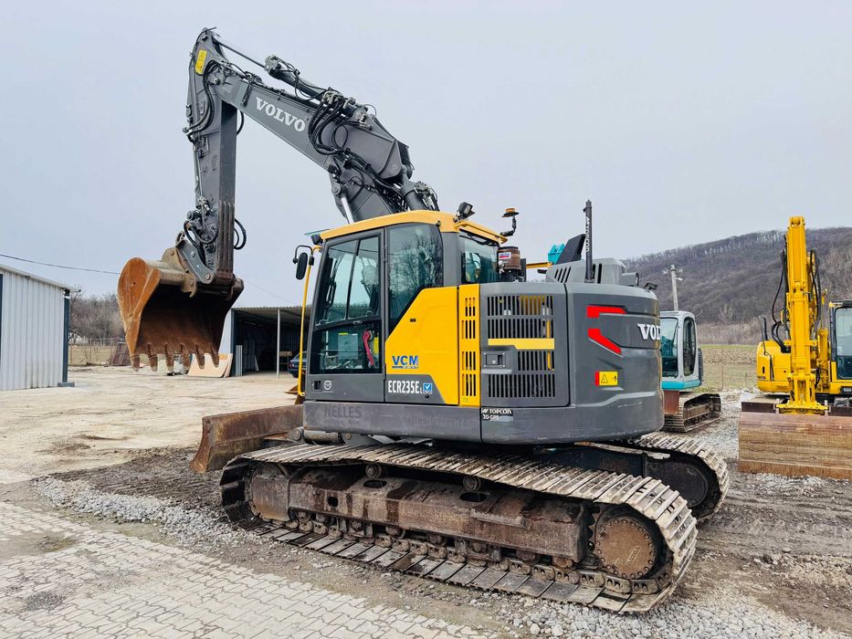 Excavator senile cu lama Volvo ECR 235 EL, an 2015, 26 tone, 3 cupe !