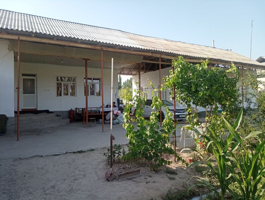 Uy sotiladi.6-xonali