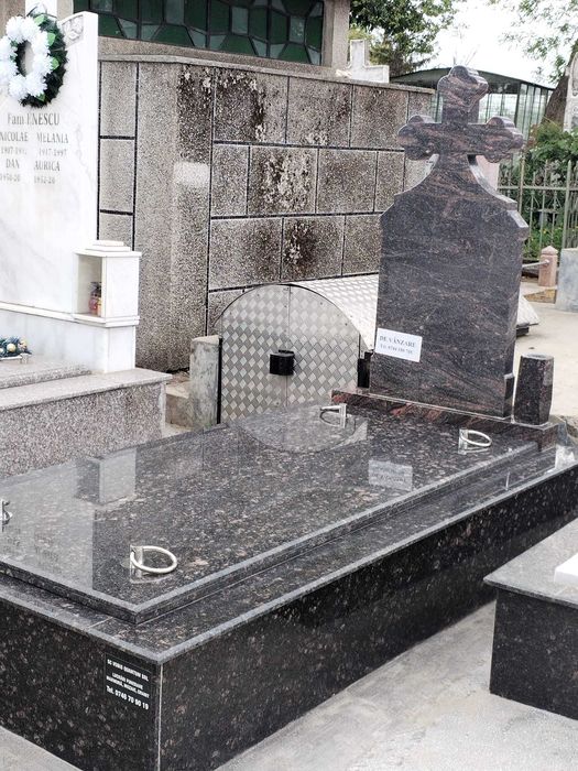 Loc de veci cimitirul Eternitatea Galați - poziție super centrală