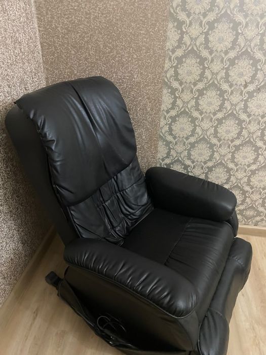 Продам массажное кресло