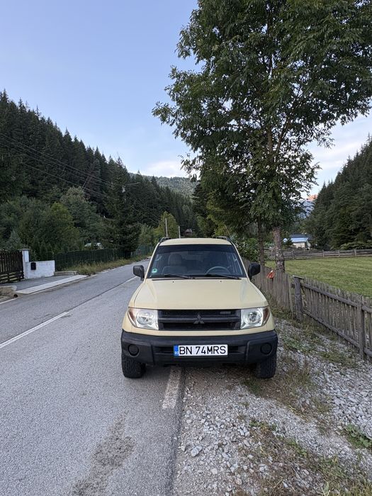 Vând mitshubishi pajero pinin