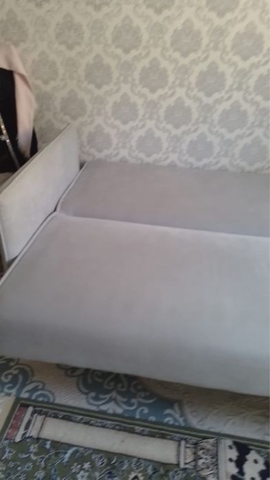 Диван сатылады 2 м