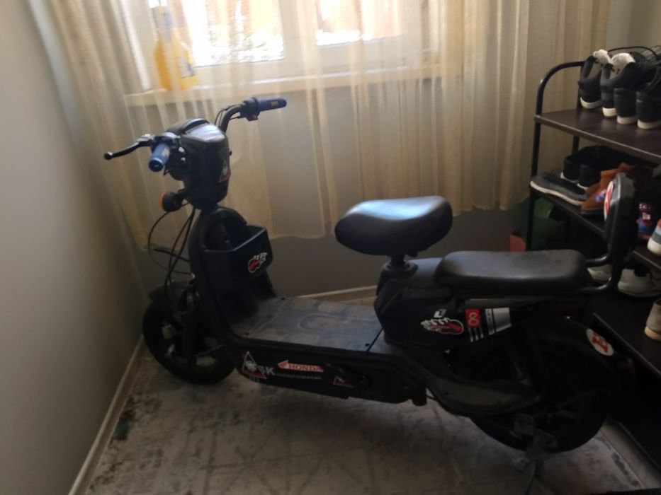 Сатылымда скутер ск8