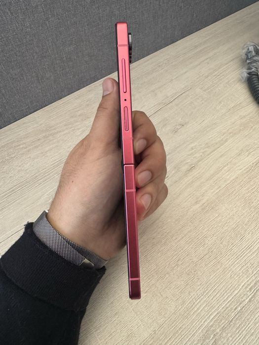 Galaxy Z Flip7 sotiladi