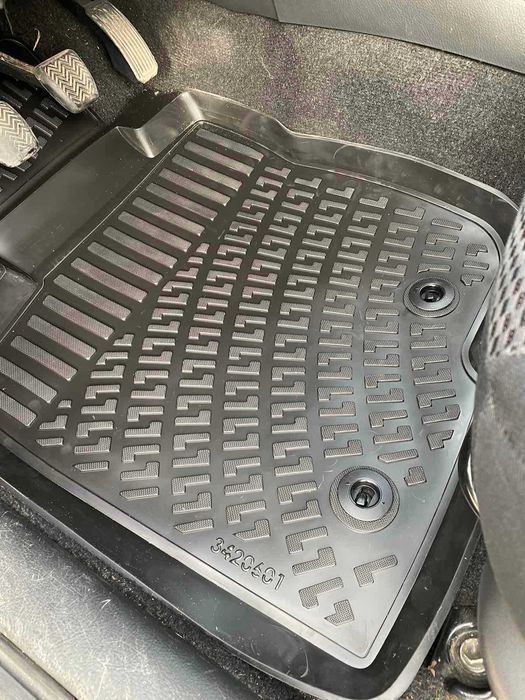 Гумени стелки тип леген за всички марки и модели автомобили