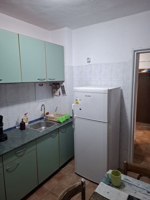 Inchiriez apartament 3 camere