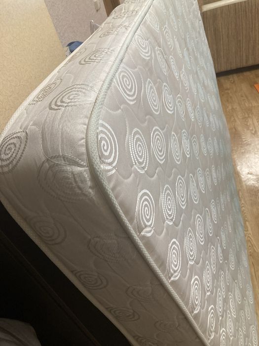 Продам матрас 140x190