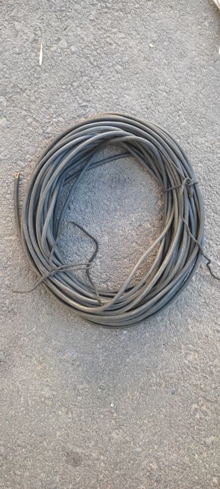 Кабель в отличном состоянии сечение 2.5.