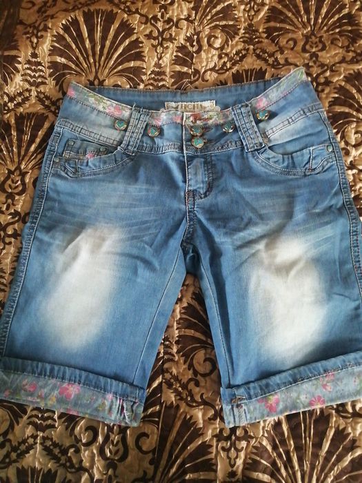 Продам подрастковые вещи