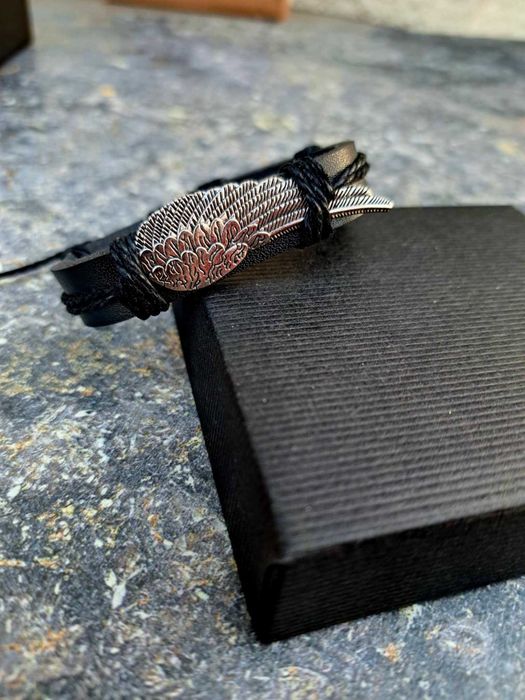 Мъжка кожена гривна