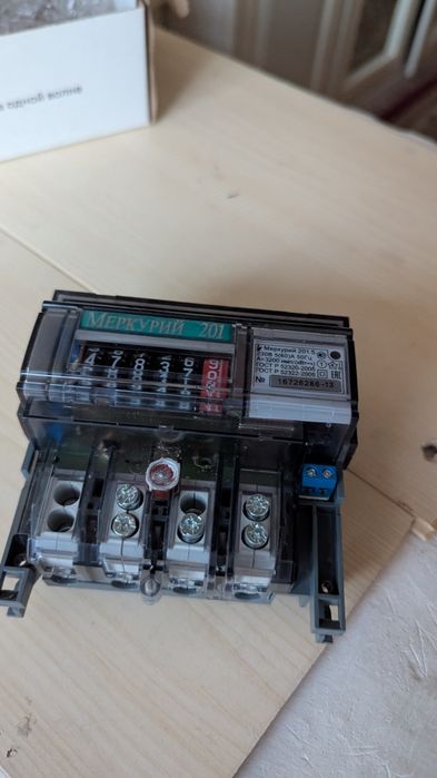 Электронный счетчик  Меркурий 201