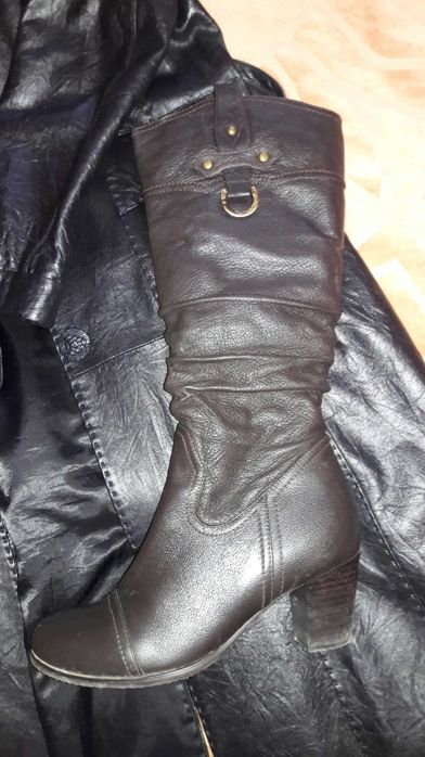 Кожаные женские сапоги.