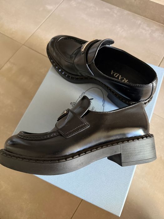 Оригинални дамски обувки Prada