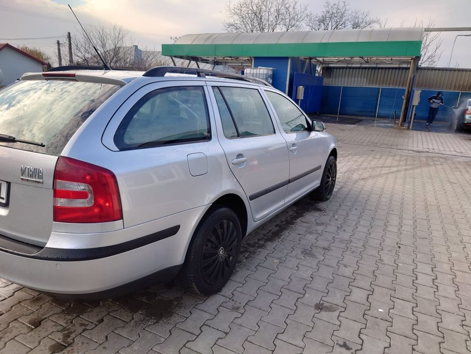 Vând Skoda Octavia 2 4x4 2008 impecabil detalii în privat