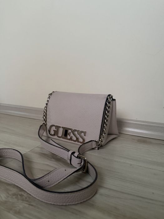 Чанта, марка Guess