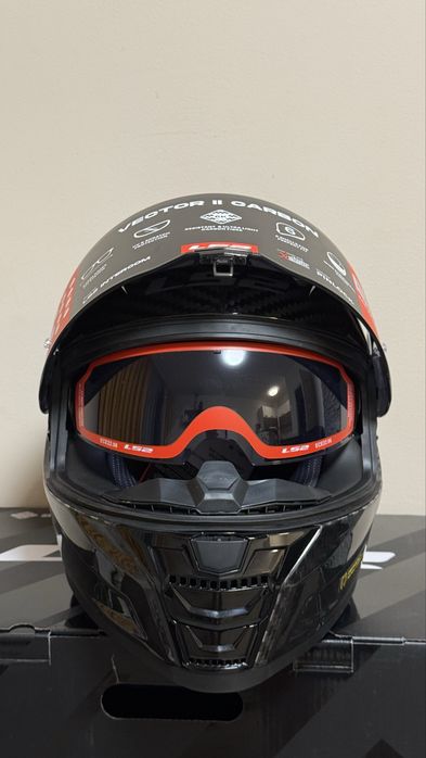Карбонова каска LS2 Vector II Carbon M размер