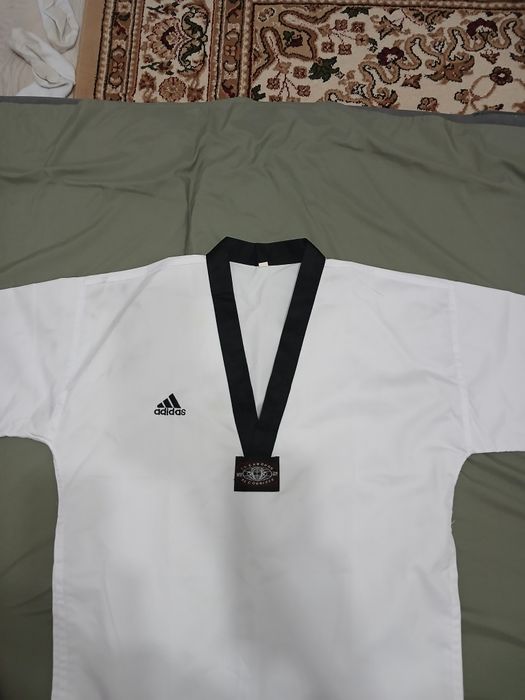 Продам кимоно спортивные новые