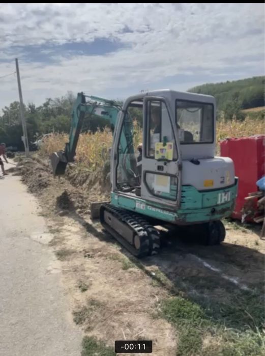 Miniexcavator/Buldoexcavator de închiriat