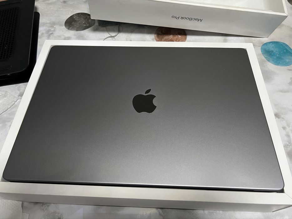 Ноутбок Macbook pro 16 2021