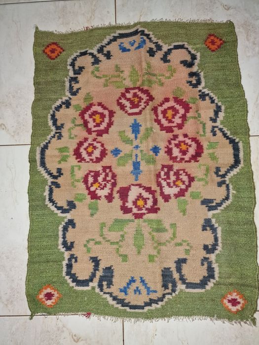 Covoare vechi traditionale