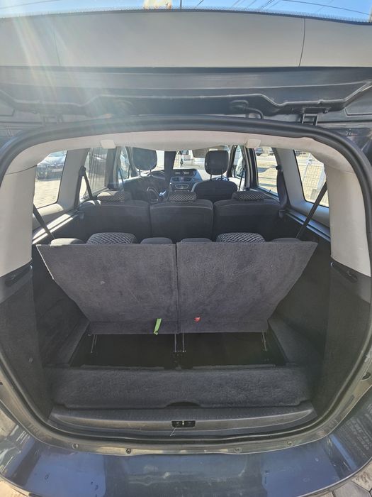 Renault  Grand Scenic 3   cu 7 lucuri 1.6 disel 131de cai !