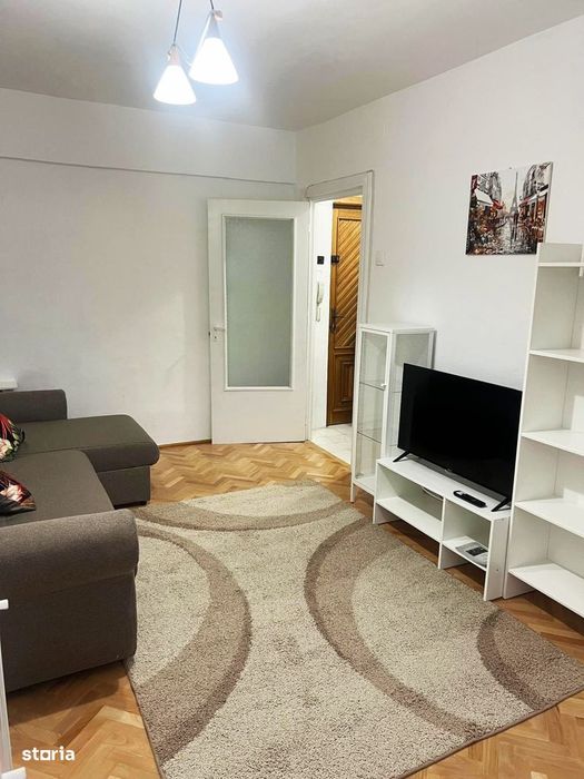 De închiriat – Garsonieră decomandată | Bulevardul Dacia