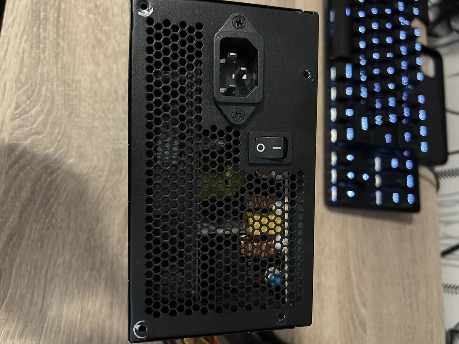 Захранване Cooler Master