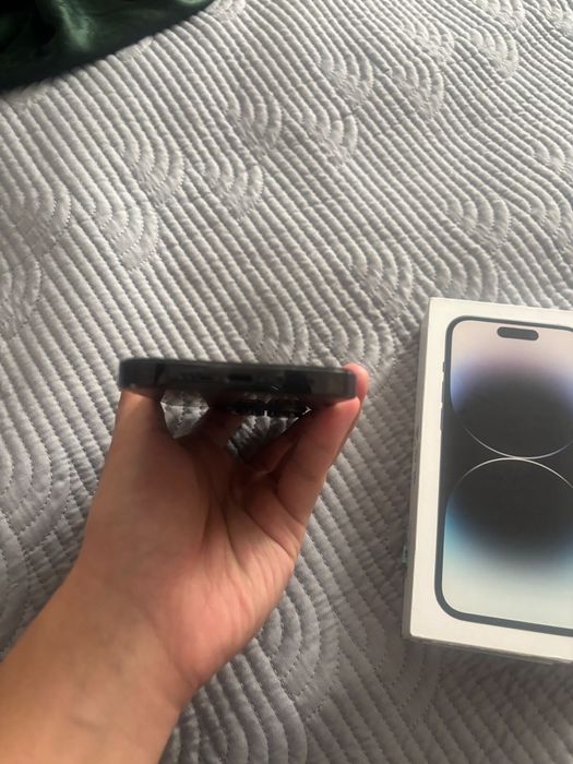 Продам айфон 14 про