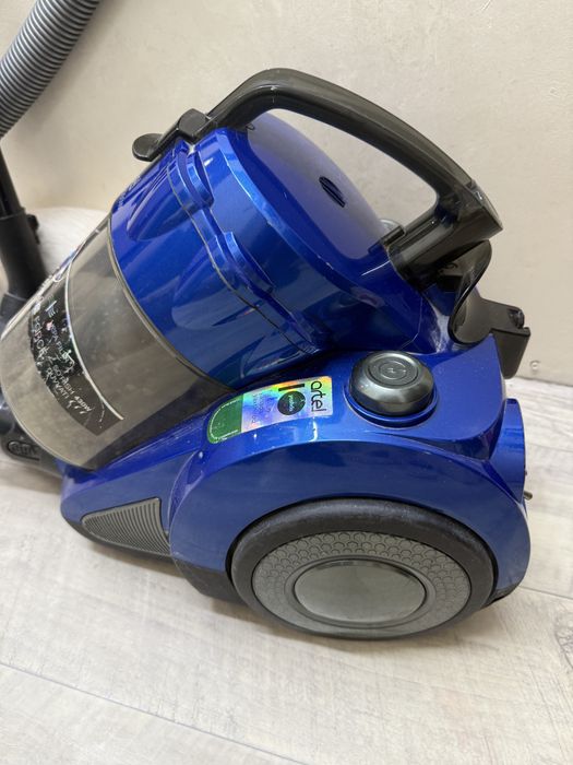 Пылесос Artel в отличном состоянии