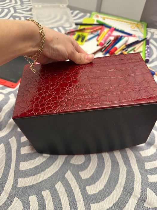 Шкатулка для украшении бордовая