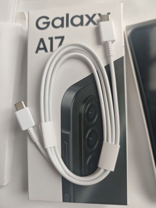 Продавам Samsung  A17
