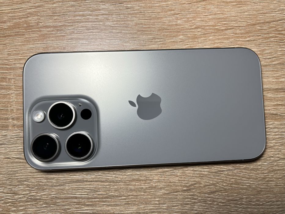 IPhone 15 pro 256 Natural Titanium