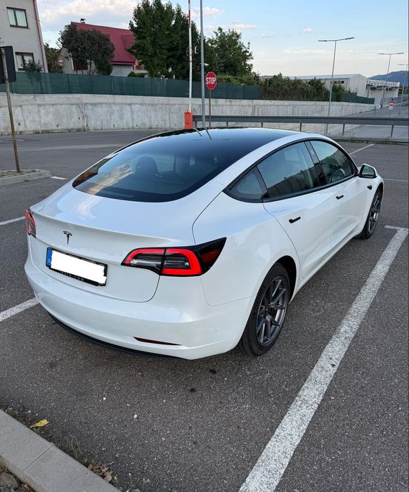 TESLA Model 3 2023 — imagine 3