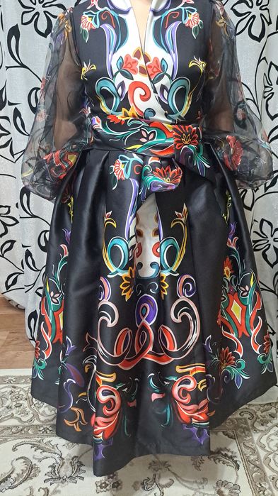 Продам платье бу размер 42-44