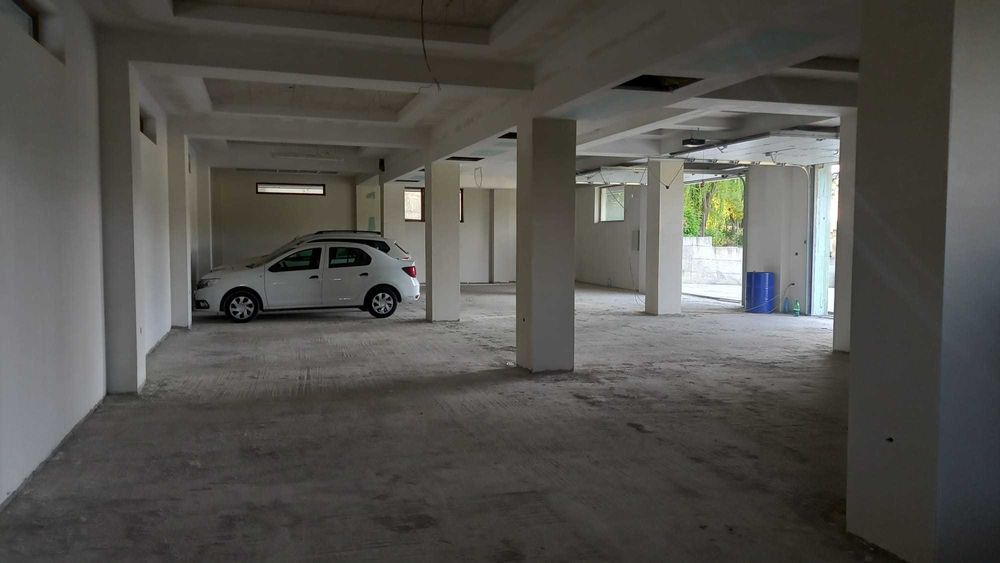 vand sau inchiriez spatii comerciale Iasi zona Tatarasi lac Venetiza