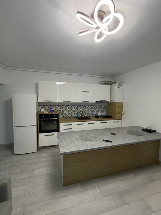 Inchiriez apartament