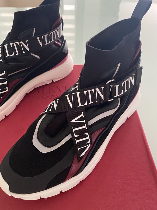 Valentino Garavani оригинални кецове