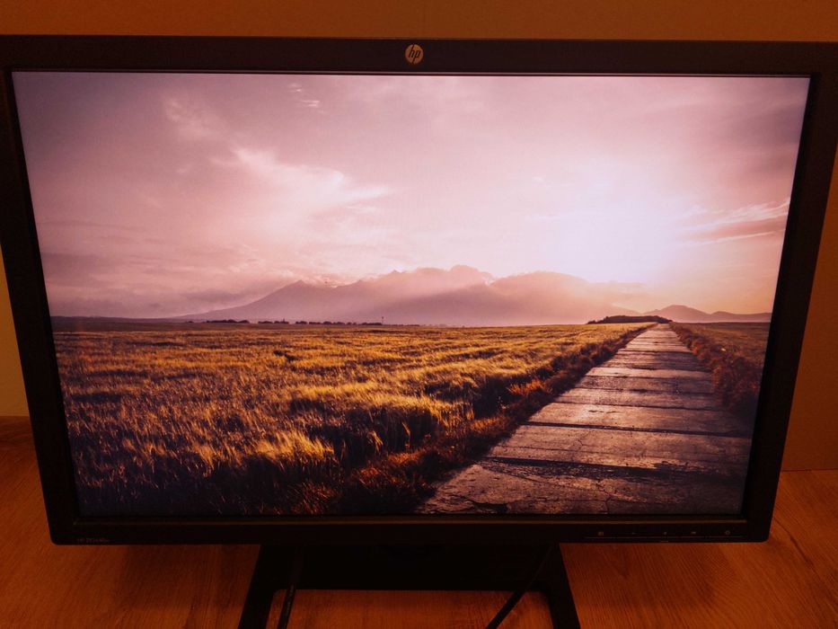 Monitor HP ZR2440W, 24 inch, 1920 x 1200, IPS, HDMI DisplayPort, suport ajustabil