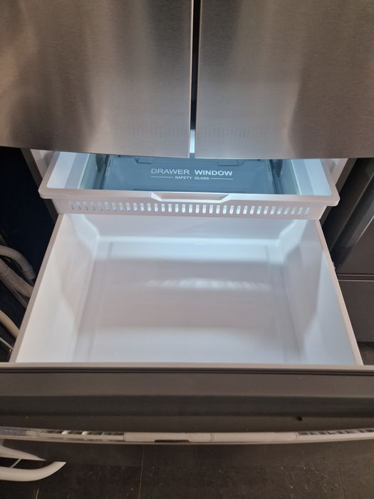 Хладилнис с фризер Haier A++ 70 см Нов