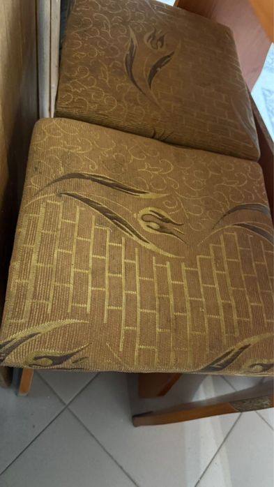 Кухонный стол со стулями