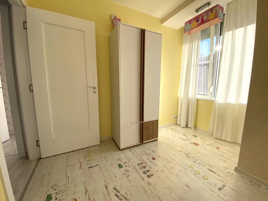 Дава се под наем Тристаен апартамент в Пловдив, Център - 70 кв.м за 561 € - Снимка #6