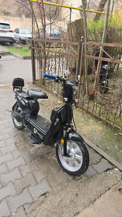 Продаю скутер леопард