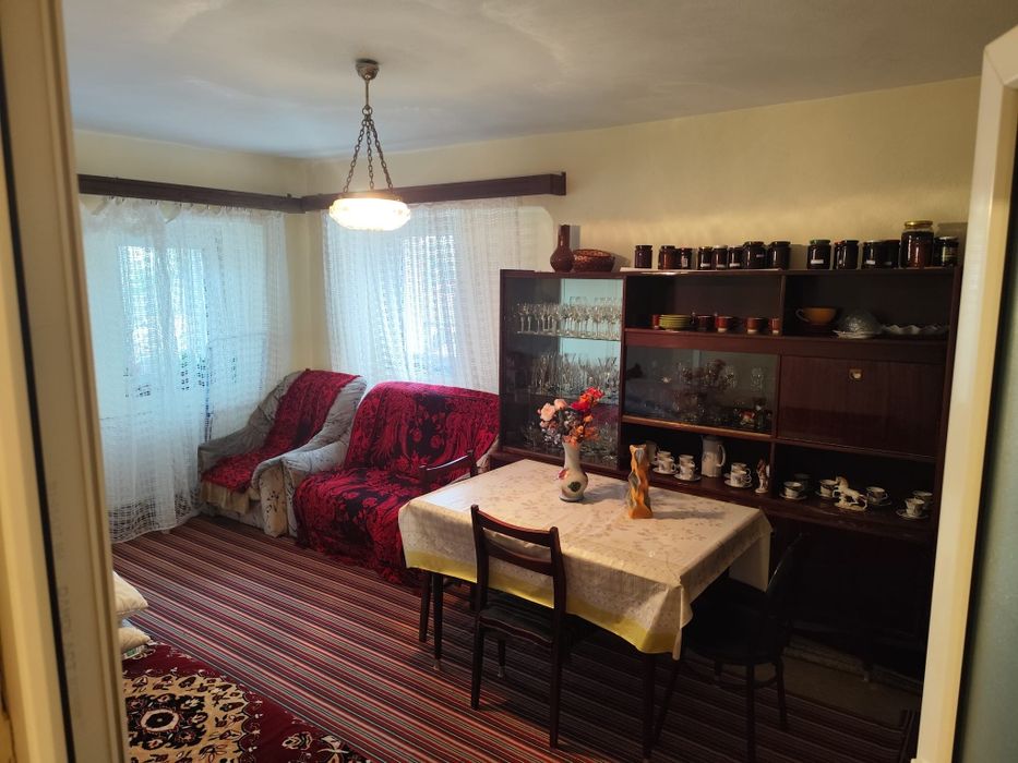 De vânzare apartament 3 camere
