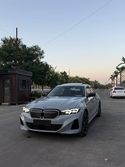 BMW I3 40 L
Yili 2025