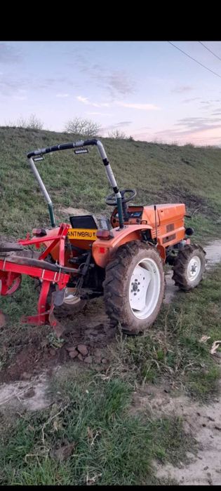 Tractor japonez hinomoto nu kubota ,yanmar