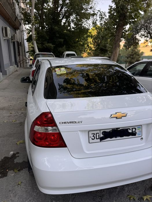 Продам нексию автомат